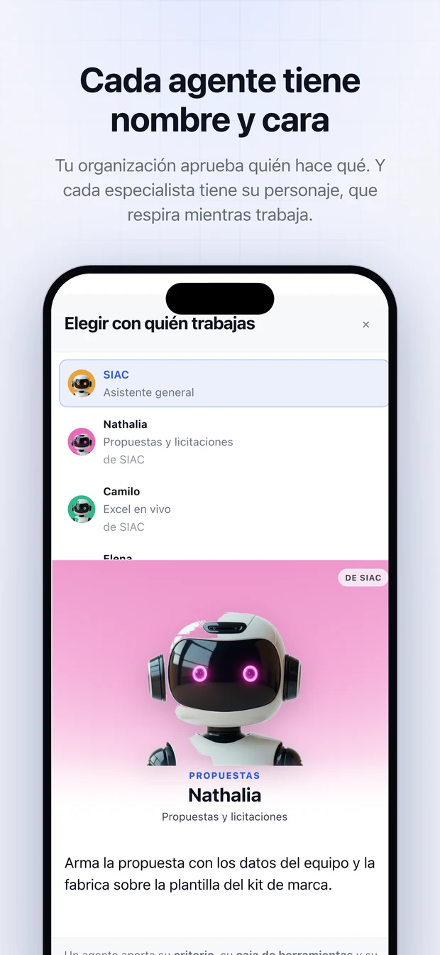 Los mismos agentes, en el teléfono